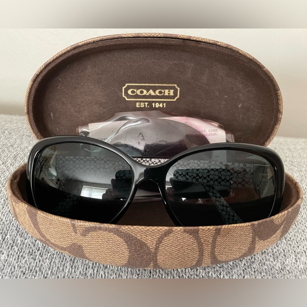 Coach sunglasses, worn 6x only!